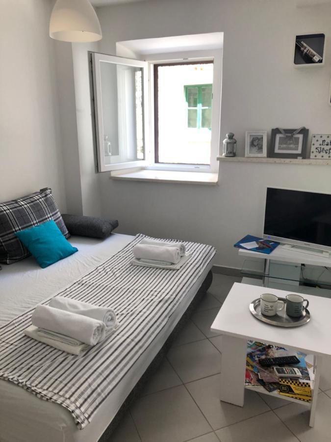 Apartment Estera Jelsa  Extérieur photo