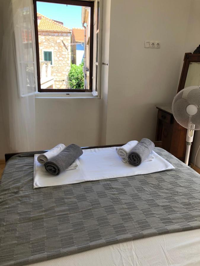 Apartment Estera Jelsa  Extérieur photo