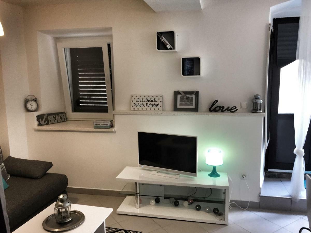 Apartment Estera Jelsa  Extérieur photo